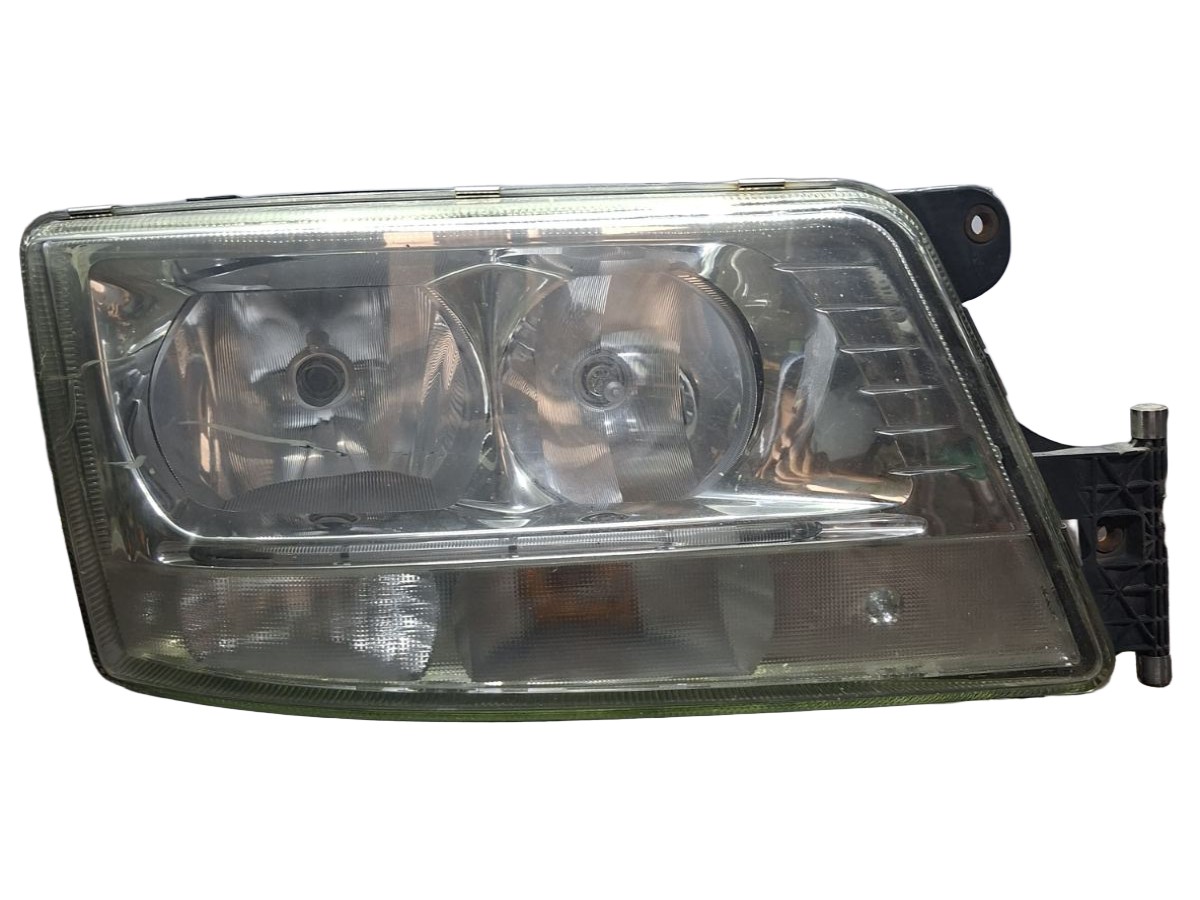  LAMPA  REFLEKTOR  LED PRZÓD  LEWA  MAN TGX TGS 