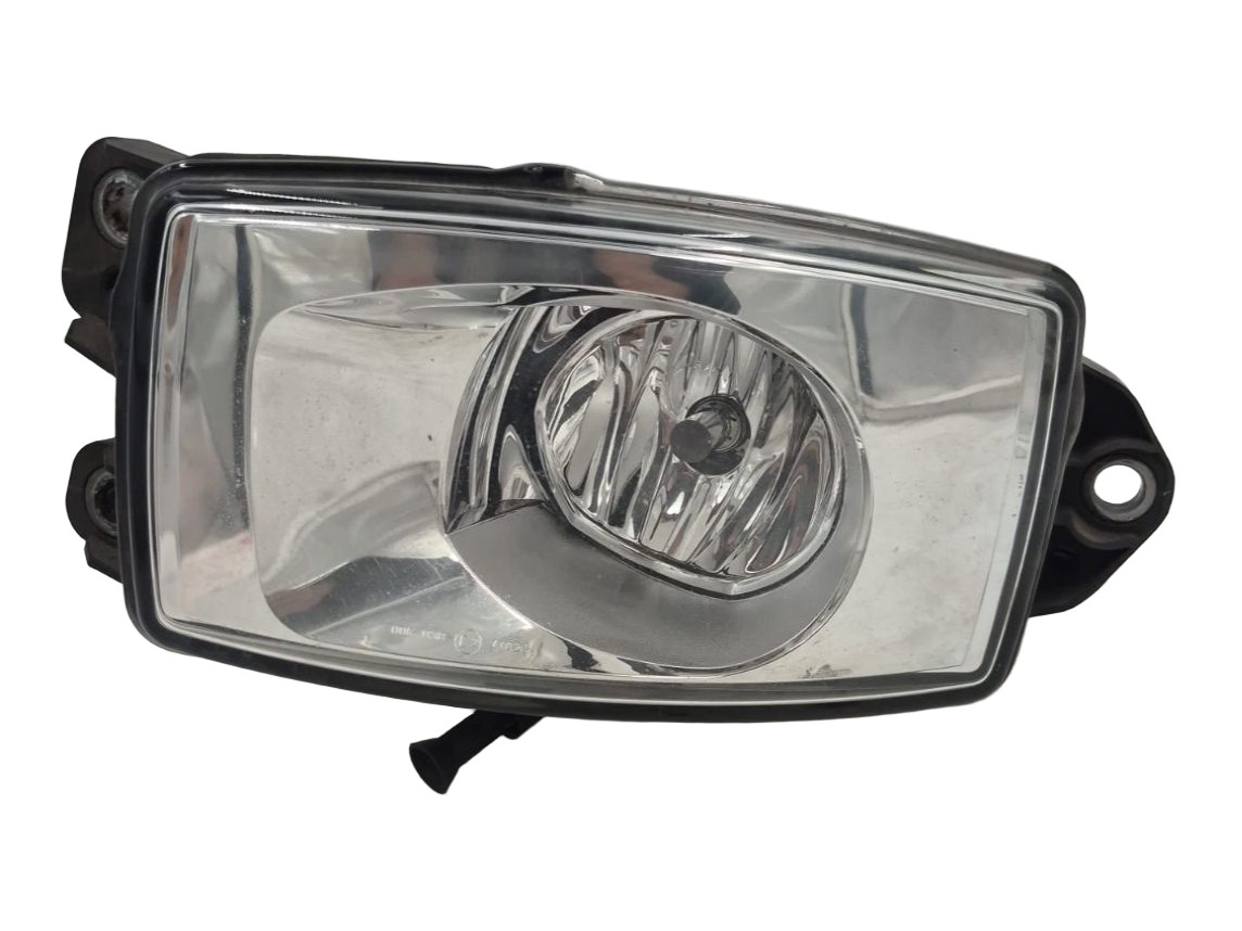 HALOGEN PRZECIWMGIELNY PRAWY RENAULT GAMA T