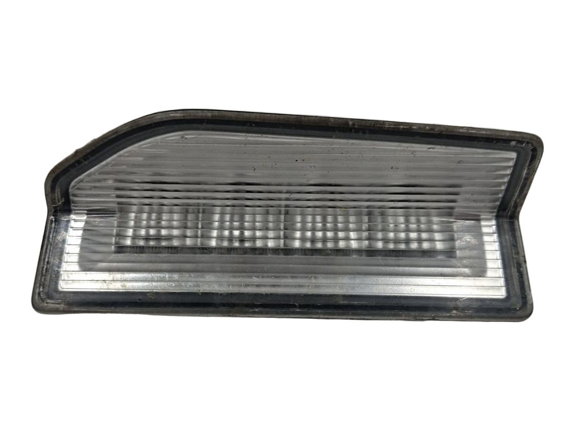  LAMPKA PRAWA  OŚWIETLENIE  DRZWI KABINY VOLVO FH 4  