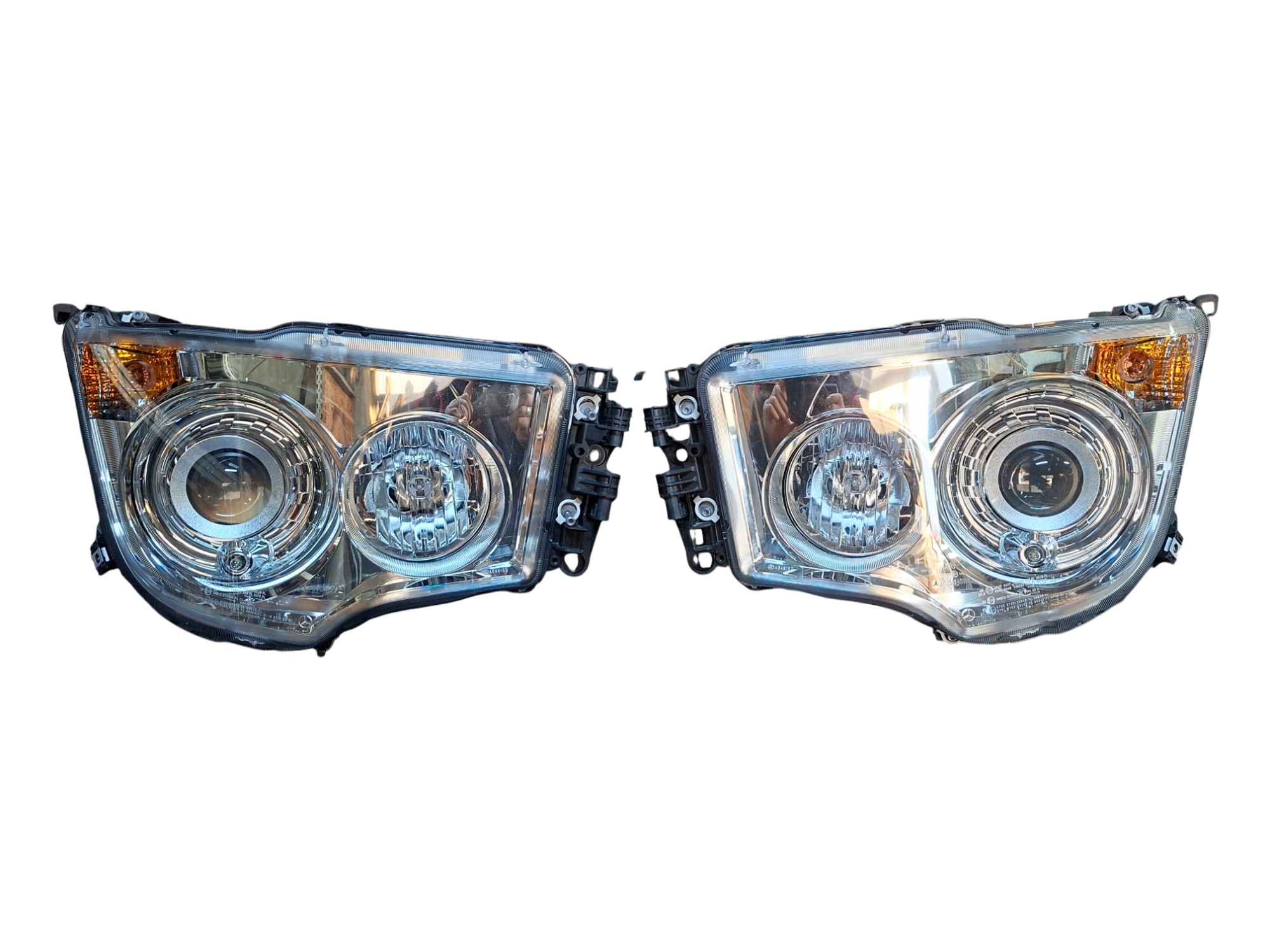 NOWE REFLEKTORY LAMPY PRZÓD MERCEDES ACTROS MP4 ANTOS BI-XENON KOMPLET — photo 1 of 6